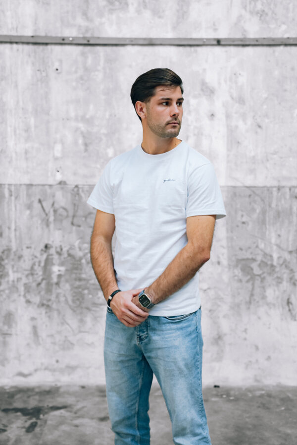 T-shirt White